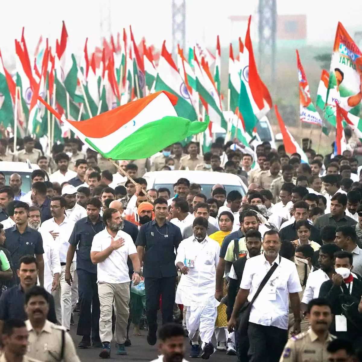 आज राहुल गांधी और भारत जोड़ो यात्रा का स्वागत करेगा महाराष्ट्र, हजारों लोग शामिल होंगे आज राहुल गांधी और भारत जोड़ो यात्रा का स्वागत करेगा महाराष्ट्र, हजारों लोग शामिल होंगे